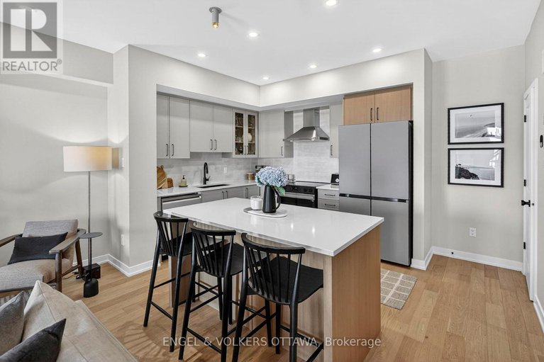 29646069/1764-crux-road/mer-bleuebradley-estatesanderson-park/ottawa/ontario/K1W0W7_15