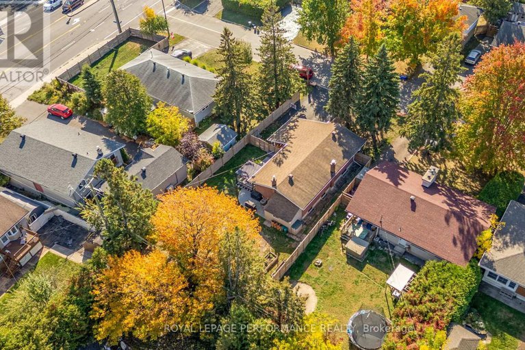 28965261/2219-audrey-avenue/hawthorne-meadows/ottawa/ontario/K1G1L3_37