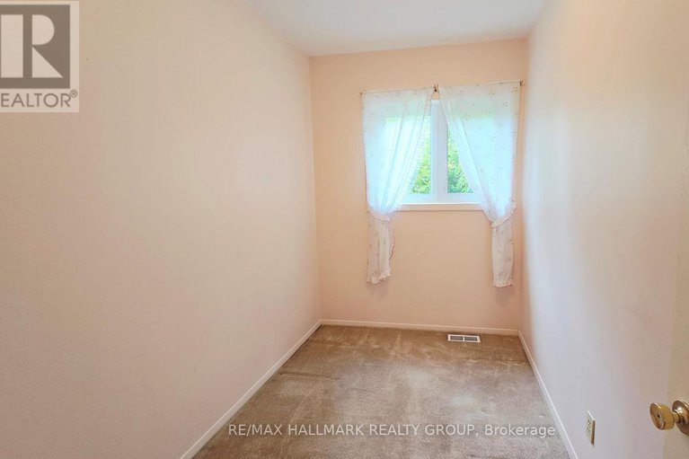 28608345/2923-ahearn-avenue/britannia/ottawa/ontario/K2B7A1_19
