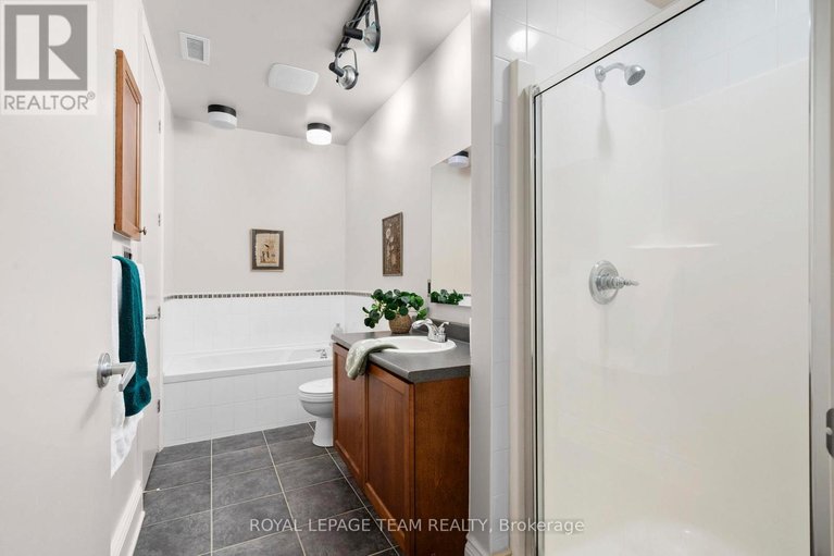 29563752/202-260-besserer-street/sandy-hill/ottawa/ontario/K1N1J3_24