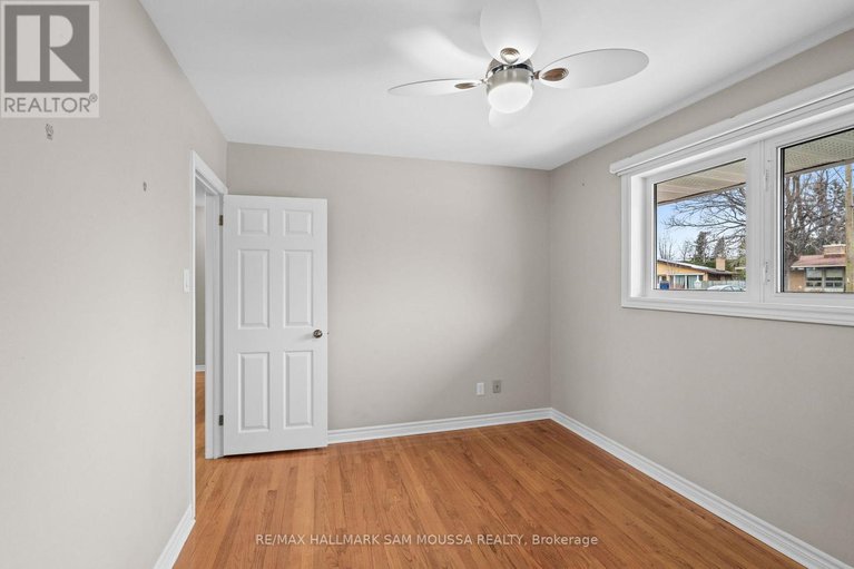 29121387/1208-stanton-road/queensway-terrace-southridgeview/ottawa/ontario/K2C3E2_15