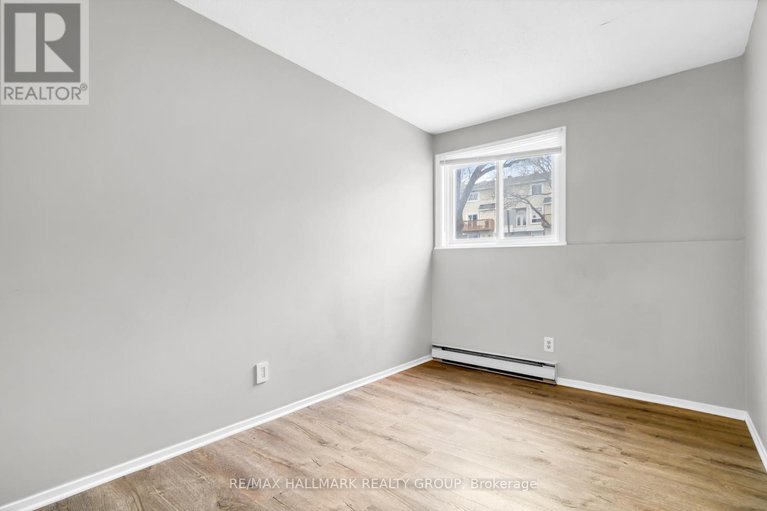 28918769/1-460-fenerty-court/katimavik/ottawa/ontario/K2L3A9_19