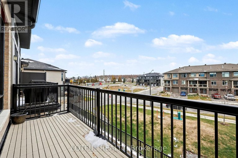 29126395/842-ralph-hennesy-avenue/riverside-southgloucester-glen/ottawa/ontario/K1X0E4_22