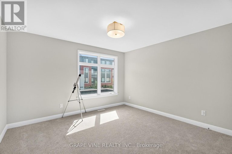 28743049/525-pimiwidon-street/cfb-rockcliffe-and-area/ottawa/ontario/K1K5A1_39