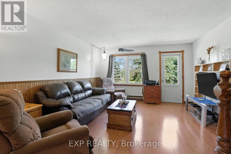 28525895/7800-34-highway/vankleek-hill/champlain/ontario/K0B1R0_11