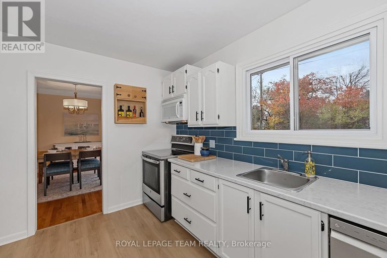 29030810/1195-major-street/bel-air-park/ottawa/ontario/K2C2S1_14