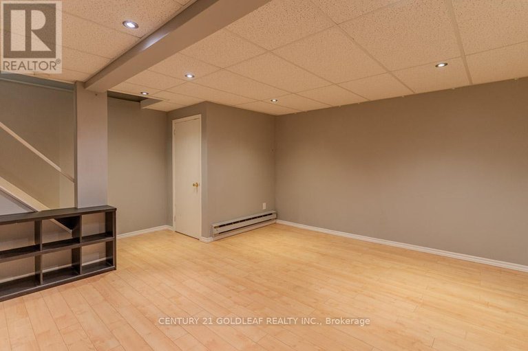 28602194/1342-cedarcroft-crescent/pineview/ottawa/ontario/K1B5C8_28