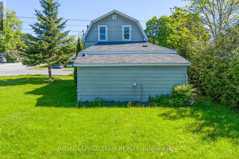 28435512/24-mercer-street/almonte/mississippi-mills/ontario/K0A1A0_9