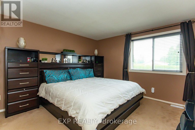 28588528/1576-st-georges-street/bilberry-creekqueenswood-heights/ottawa/ontario/K1E2M9_20