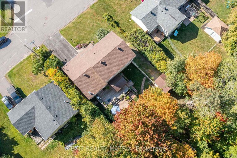 29256598/159-dunlop-crescent/village-of-russell/russell/ontario/K4R1B3_40