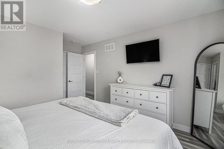 29595953/8-brittany-street/north-stormont-finch-twp/north-stormont/ontario/K0A1R0_15