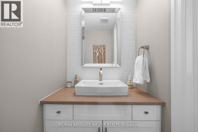 29013038/700-mcmanus-avenue/manotick-village-manotick-estates/ottawa/ontario/K4M0B2_26
