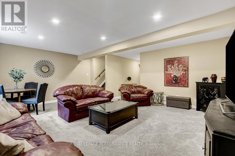 29026649/104-york-crossing/village-of-russell/russell/ontario/K4R1C5_25