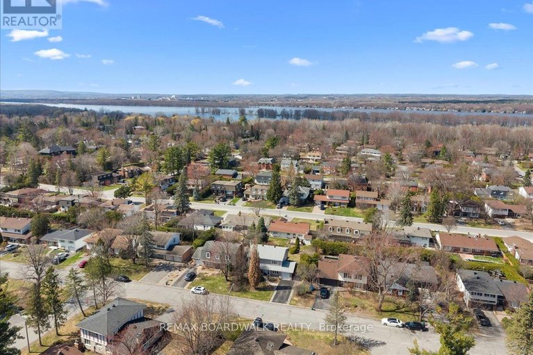 29643562/1912-oakdean-crescent/beacon-hill-north/ottawa/ontario/K1J6H3_45