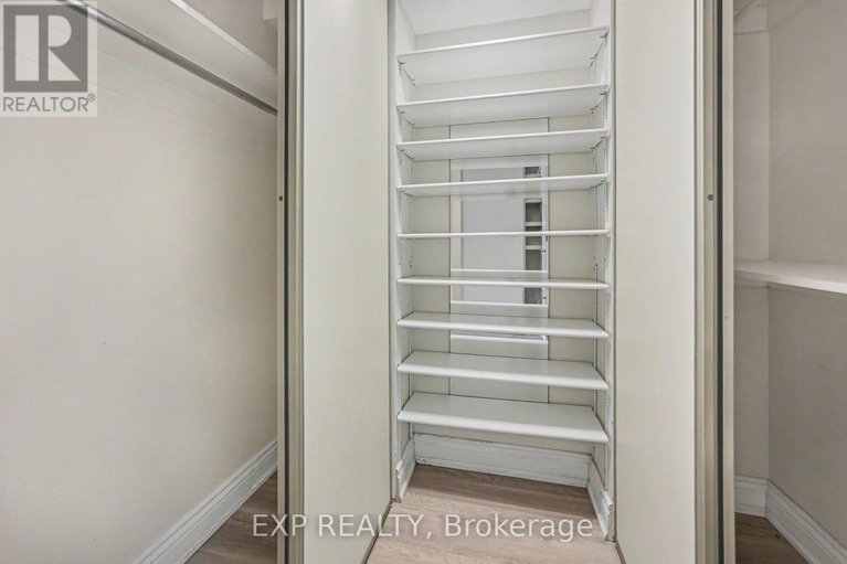 29583990/404-80-sandcastle-drive/leslie-park/ottawa/ontario/K2H9E7_17