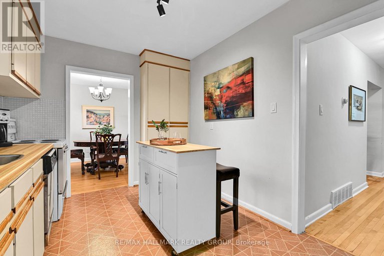 28801055/1256-field-street/bel-air-park/ottawa/ontario/K2C2R2_9