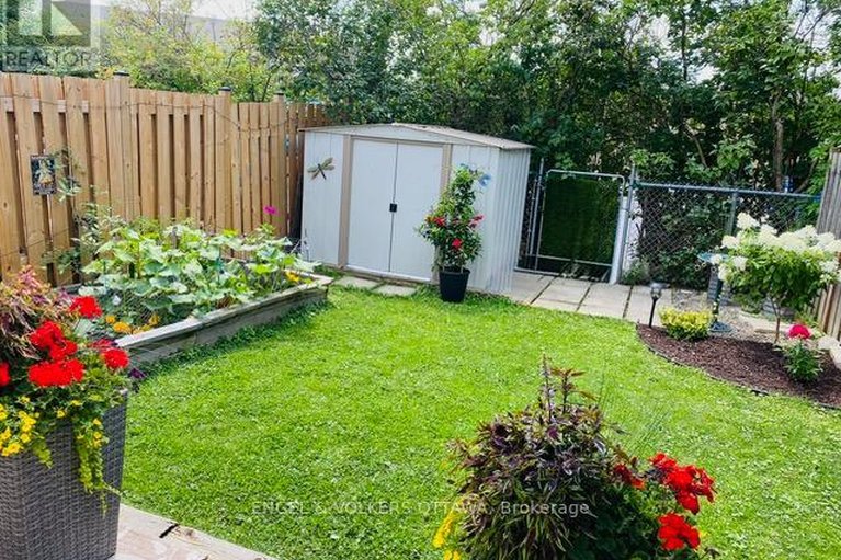 29449585/66-hummingbird-crescent/cedargrovefraserdale/ottawa/ontario/K2J3A3_72