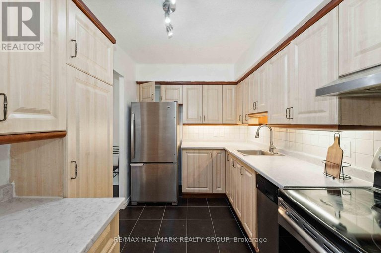 28414762/158c-mcarthur-avenue-s/vanier/ottawa/ontario/K1L8E7_12