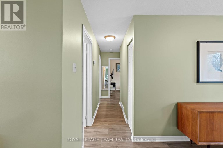 28656808/6481-rideau-valley-drive-n/manotick-south-to-roger-stevens/ottawa/ontario/K4M1B3_15