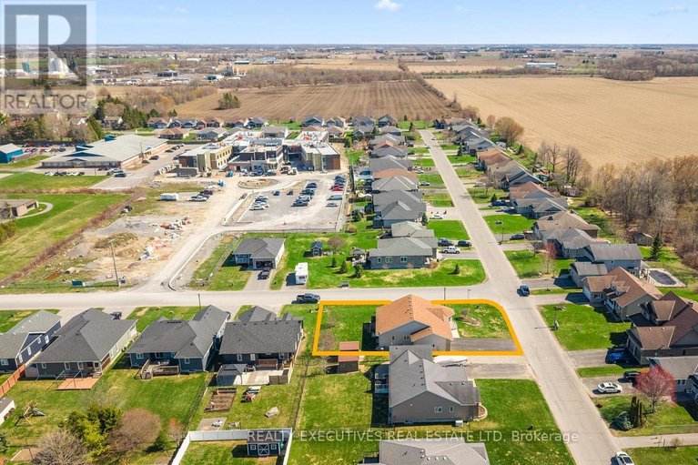 29681250/29-christie-lane/winchester/north-dundas/ontario/K0C2K0_35