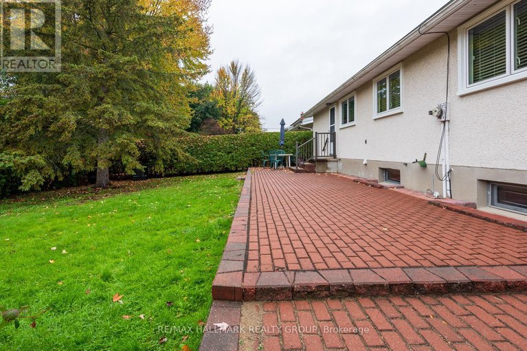 28823440/2429-ogilvie-road/beacon-hill-north/ottawa/ontario/K1J7N3_2
