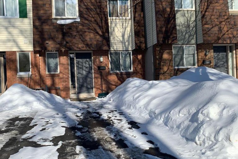 29363449/2991-olympic-way/blossom-parkleitrim/ottawa/ontario/K1T1Y3_1