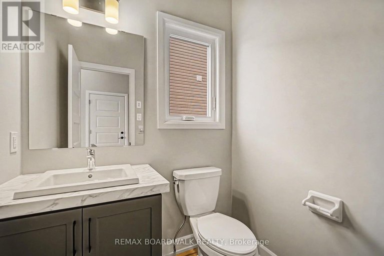 29490953/404-falcon-lane/village-of-russell/russell/ontario/K4R1E5_18