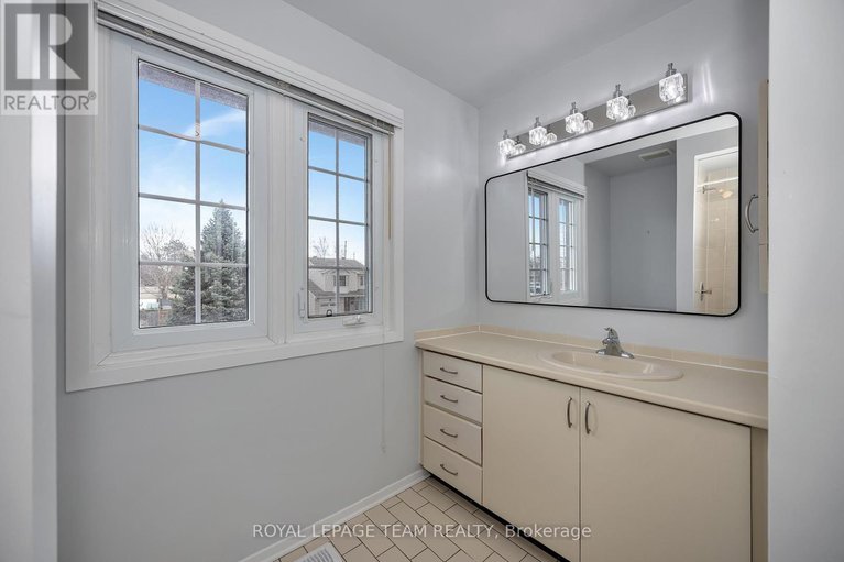 29577961/69-pinetrail-crescent/centrepointe/ottawa/ontario/K2G5B2_25