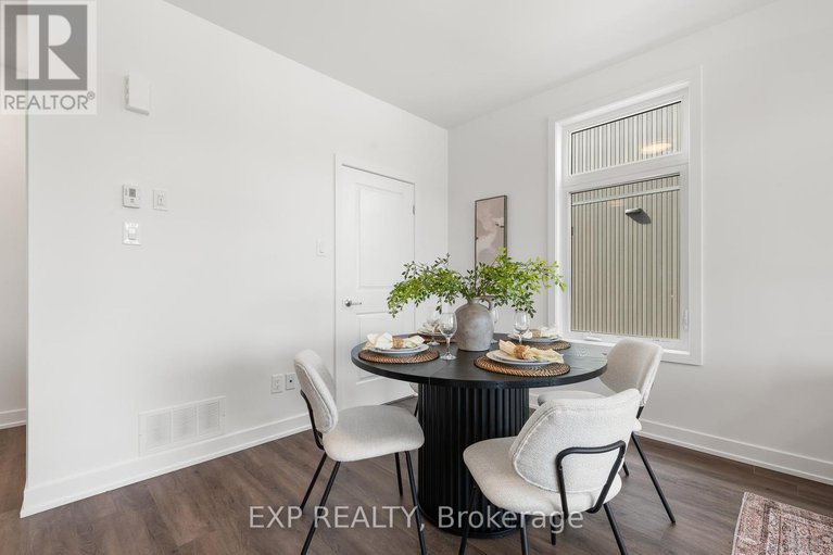 28791224/815-silhouette-private/cedargrovefraserdale/ottawa/ontario/K2J4S3_16