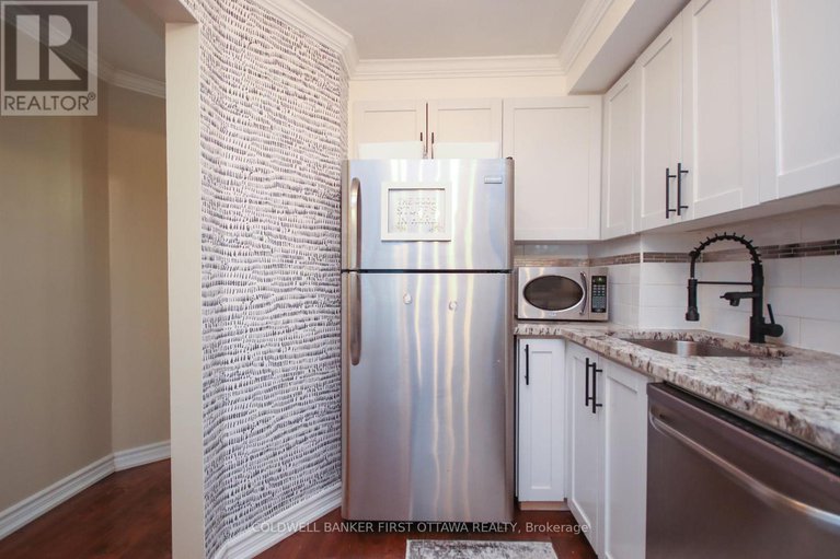 28331293/a-6702-jeanne-darc-boulevard-n/orleans-wood/ottawa/ontario/K1C6E9_13