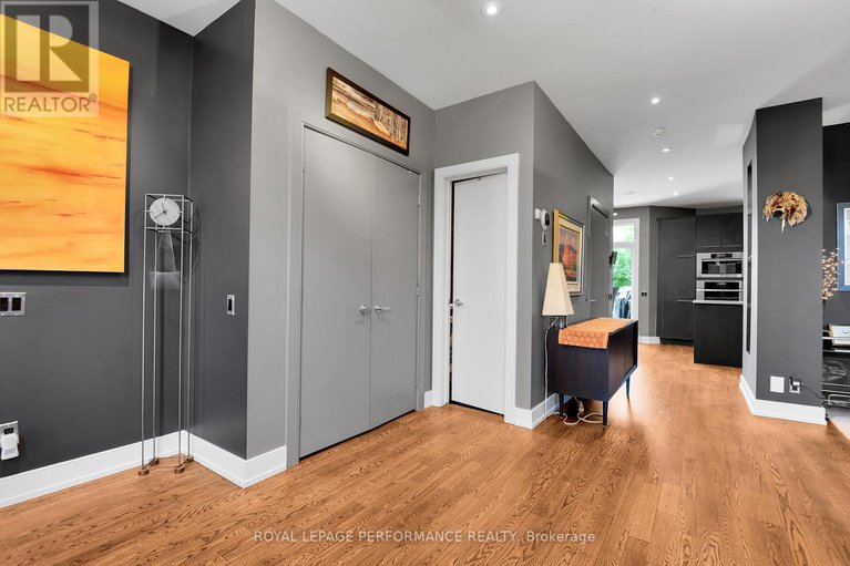 28573651/805-kingsmere-avenue/mckellar-heightsglabar-park/ottawa/ontario/K2A3J8_4