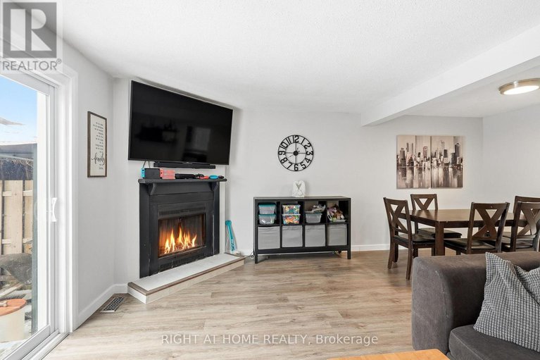 29247025/1633-lafrance-drive/queenswood-heights-south/ottawa/ontario/K1E2L7_6