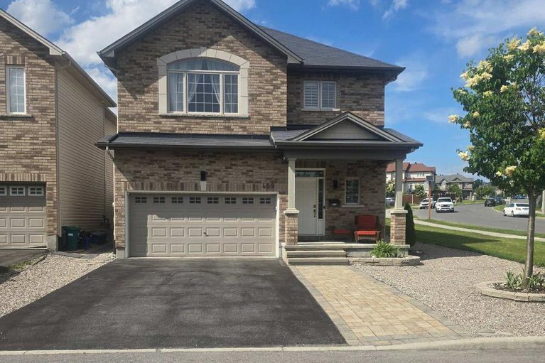 28540961/429-dovehaven-street/mer-bleuebradley-estatesanderson-park/ottawa/ontario/K1W0H2_1