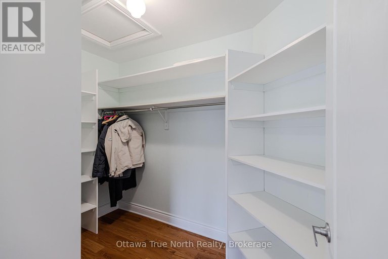 29043619/507-kochar-drive/mooneys-bay/ottawa/ontario/K2C4G9_21