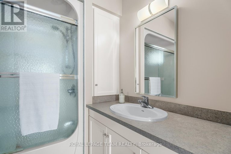 28315914/37-rothwell-drive/rothwell-heights/ottawa/ontario/K1J7G5_29