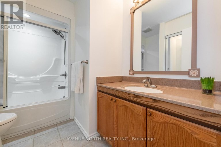 29251026/128-midsummer-terrace/queenswood-heights-south/ottawa/ontario/K1E3V3_37