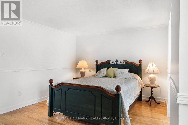 29434768/1177-st-moritz-crescent-n/convent-glen-north/ottawa/ontario/K1C2B2_29