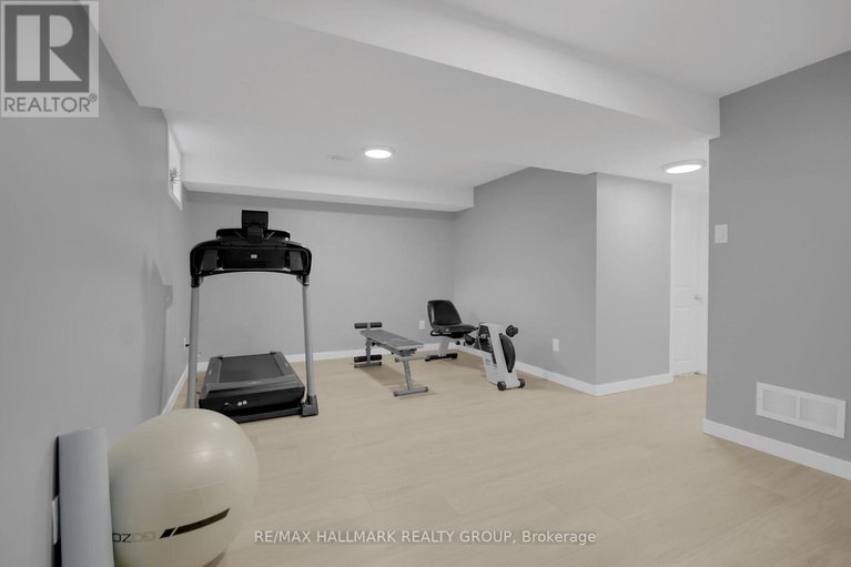 28591389/585-barrick-hill-road/emerald-meadowstrailwest/ottawa/ontario/K2M0B4_38