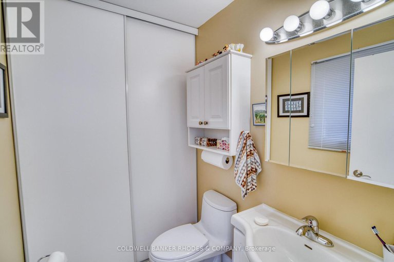 29378691/118-robinson-avenue/sandy-hill/ottawa/ontario/K1N8P1_7