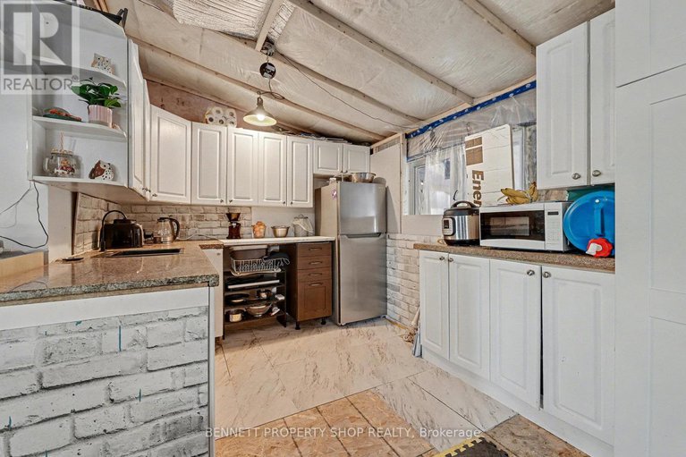 29142676/6070-fourth-line-road/rideau-twp-w-of-hwy-16-north-of-reg-rd-6/ottawa/ontario/K0A2T0_15