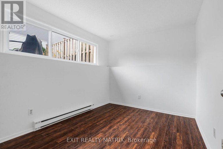 28594939/25h-banner-road/sheahan-estatestrend-village/ottawa/ontario/K2H8T3_23