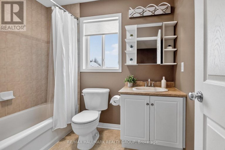 29279134/355-west-ridge-drive/stittsville-south/ottawa/ontario/K2S2G8_23