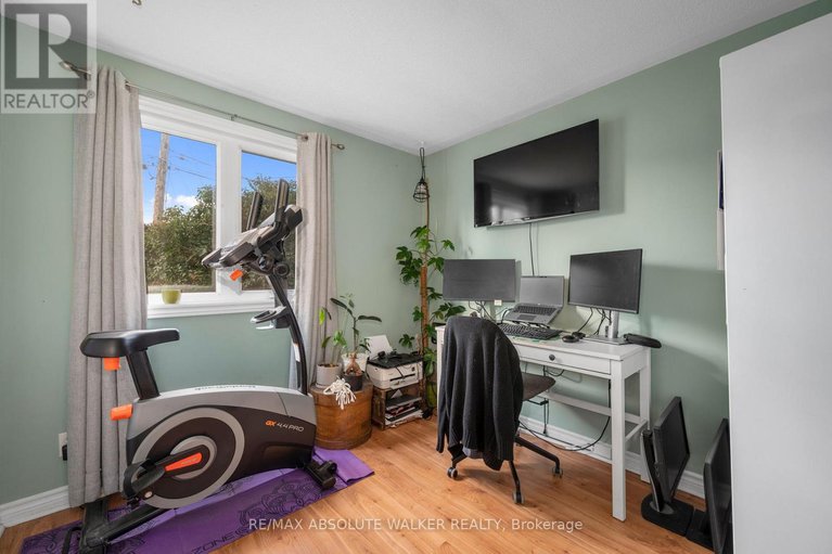28742533/428-hatfield-crescent/bilberry-creekqueenswood-heights/ottawa/ontario/K1E1M8_13