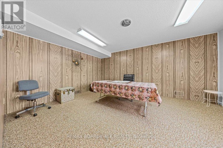 29358697/4547-carlsbad-lane/sarsfieldbearbrook/ottawa/ontario/K0A3H0_36