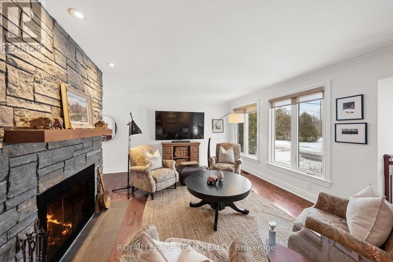 29404237/28-maplehill-way/manotick-village-manotick-estates/ottawa/ontario/K2C3H1_9