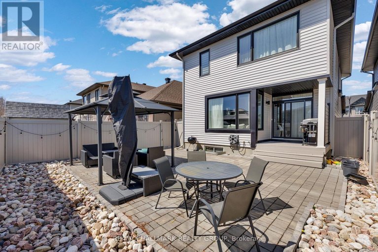 29635213/112-crevasse-road/mer-bleuebradley-estatesanderson-park/ottawa/ontario/K1W0P9_46