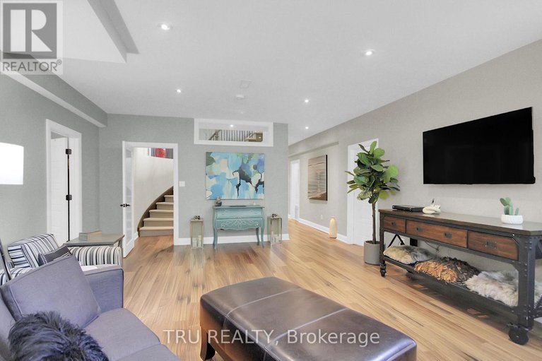 28474227/7909-parkway-road/osgoode-twp-north-of-reg-rd-6/ottawa/ontario/K0A2P0_27