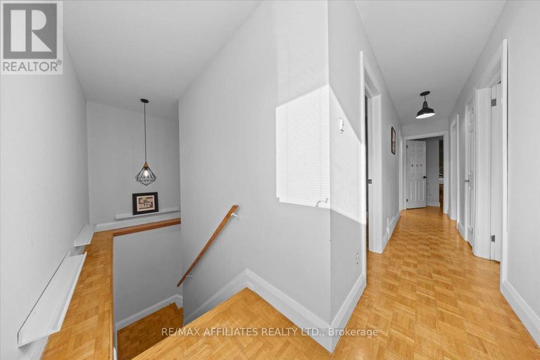 29099077/7-gagnon-court/beaverbrook/ottawa/ontario/K2K1A7_19