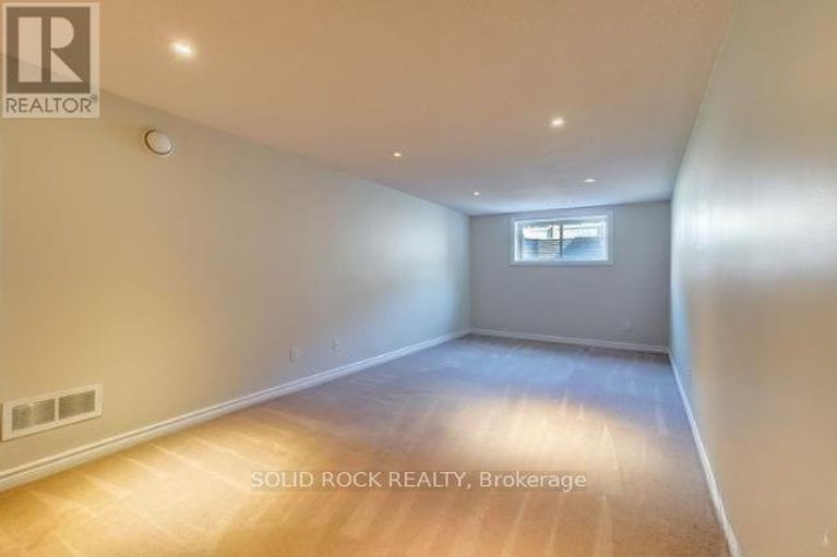 28821782/604-tennant-way/riverside-southgloucester-glen/ottawa/ontario/K4M0C6_23