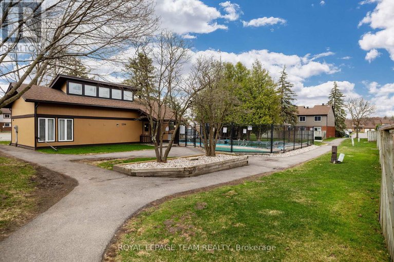 28526425/2245-orient-park-drive/blackburn-hamlet-south/ottawa/ontario/K1B4W3_40